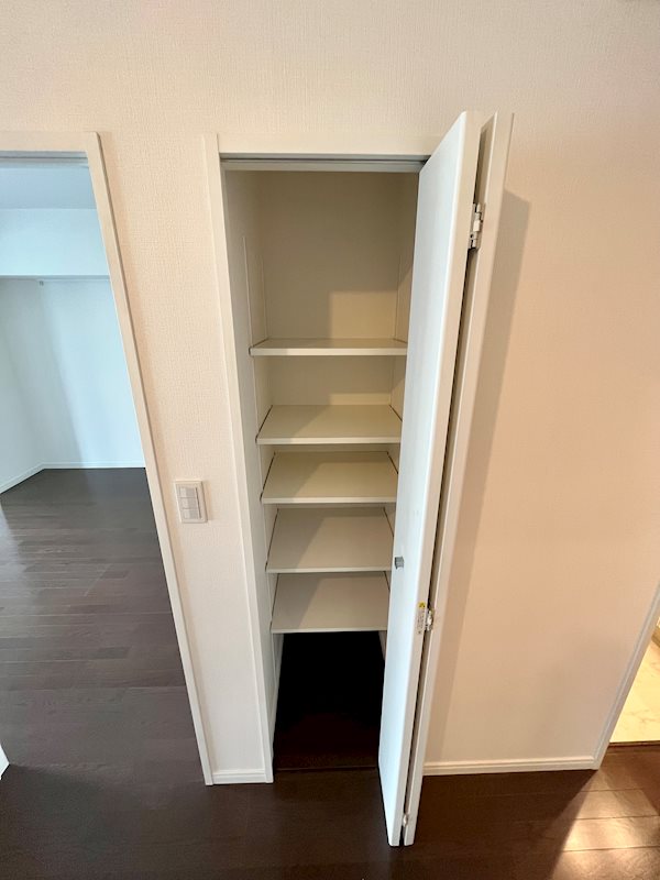 レジディア日本橋人形町Ⅱ4階 収納