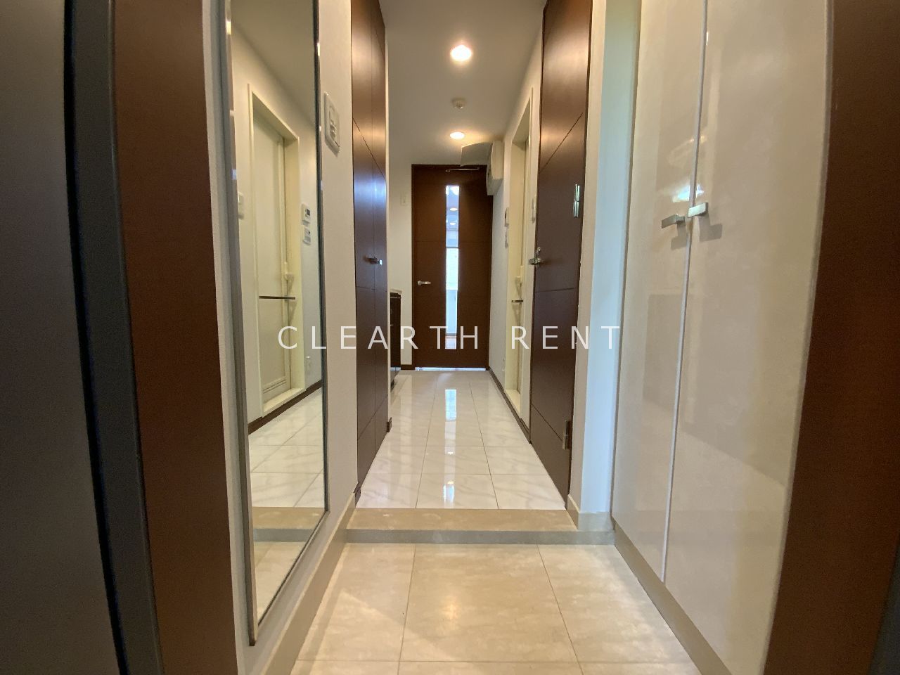 パレステュディオ新宿都庁前3階 玄関廊下