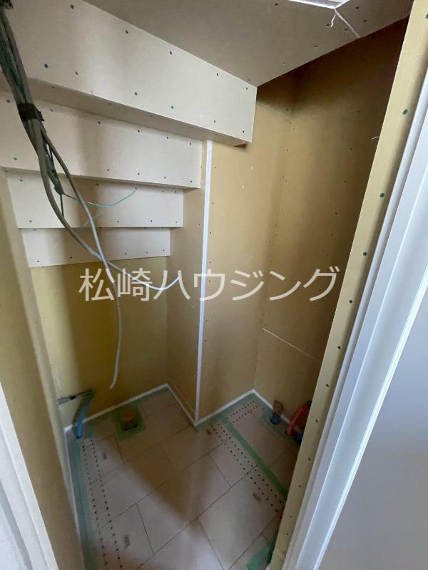 AW中野松が丘1階 トイレ