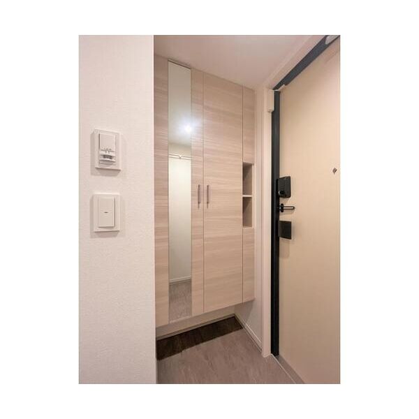 フィレ・デ・フルール106号室 玄関