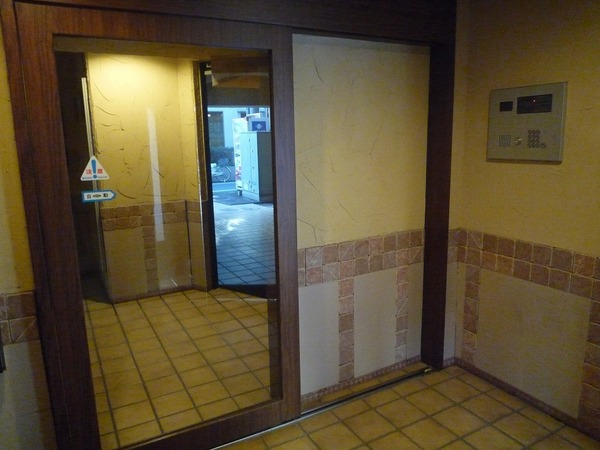 ロイヤルアメニティー練馬503号室 エントランス