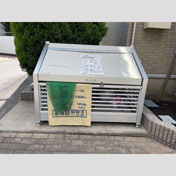 シュトラルヴェヌス102号室 ゴミ捨て場