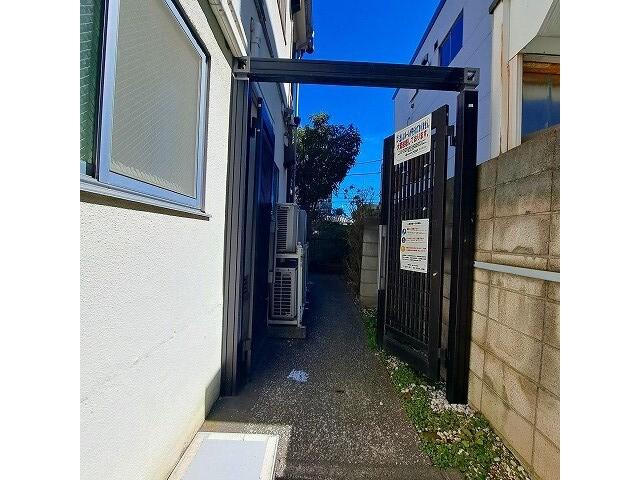 メゾンドヤヨイ エントランス