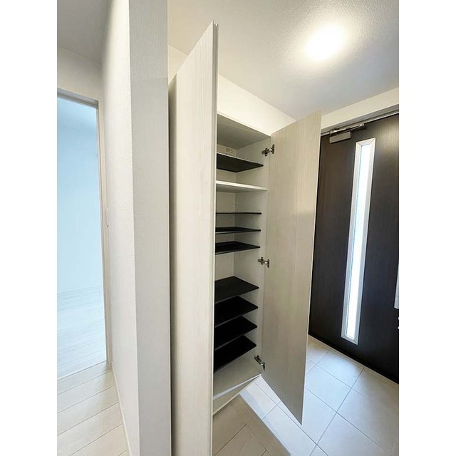 洗足HOUSEテラスハウスA号室 大容量のシューズボックス