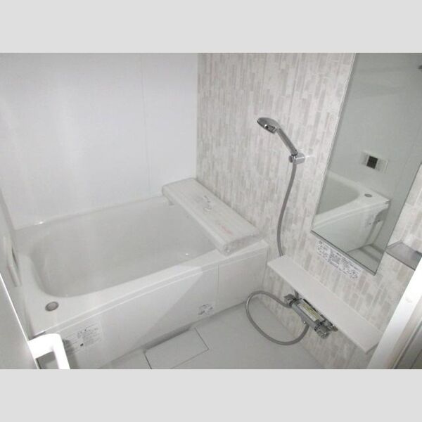 アンジュール氷川台103号室 浴室