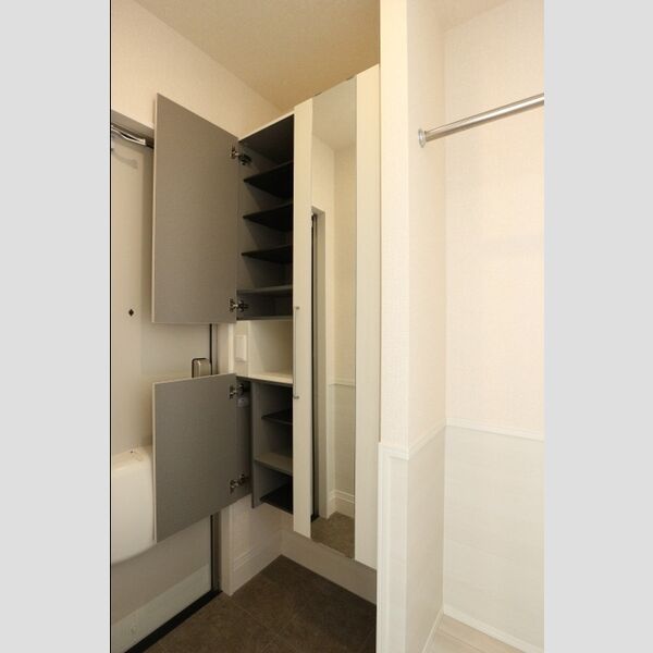 アセット　K103号室 シューズボックス