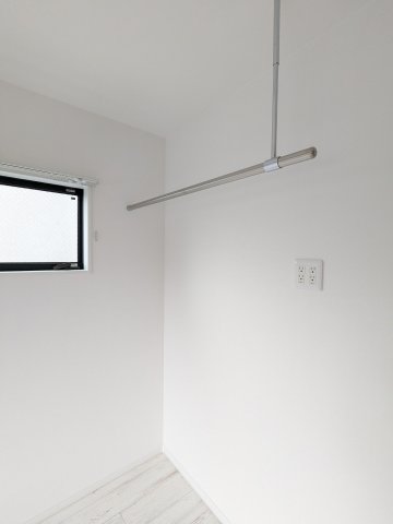 エスビーメゾン南鳩ヶ谷0101号室 リビング