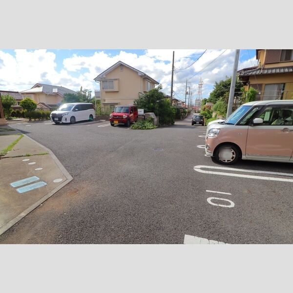 シェーングラース　C 駐車場