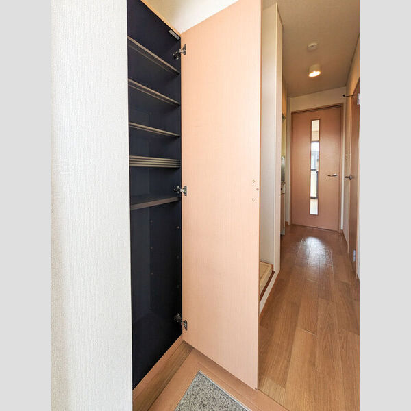 ジュネス陽光台　Ⅱ シューズクローゼット