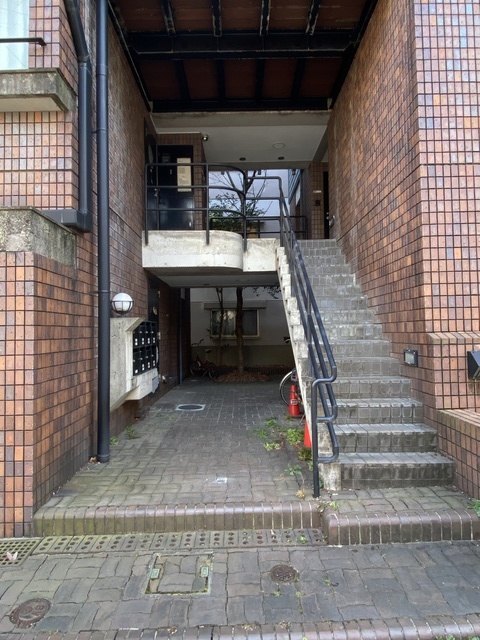 山王六幸館 エントランス