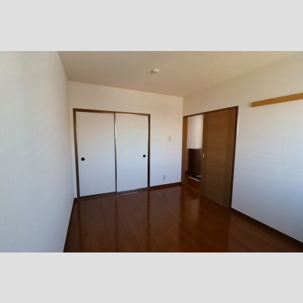 ハイカムールN301号室 洋室