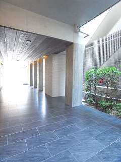 リブリ・Shirokane3階 エントランス