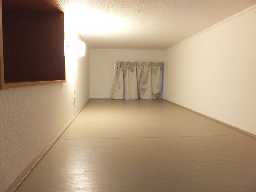 レオパレスガーデン 広めのロフトなので、収納力抜群！