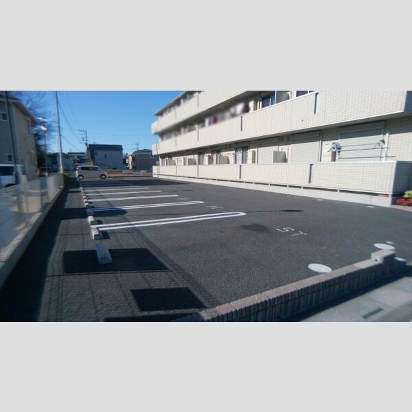 ヒルズガーデン102号室 駐車場