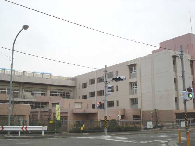 メゾンコリーヌ 山下みどり台小学校まで650ｍ