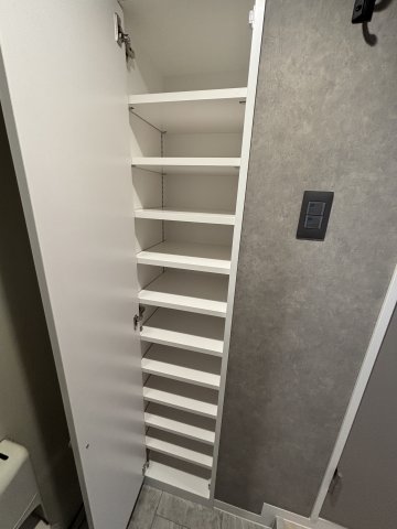 カーサ南台105号室 玄関