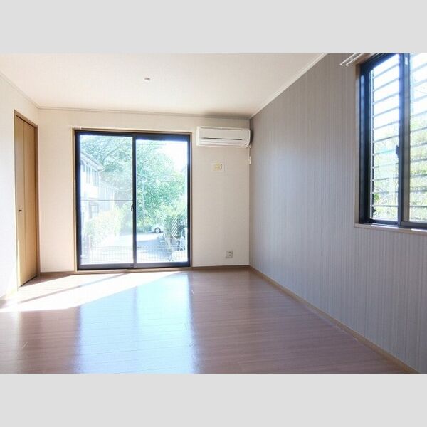 シャルマンSATOH101号室 ♪リビングダイニングキッチン12.5帖♪