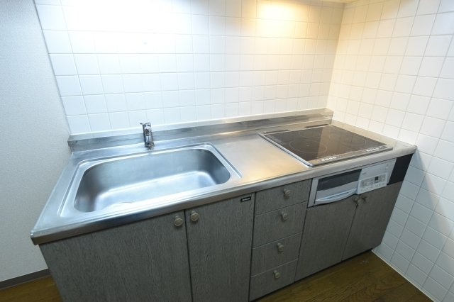 クレアパーク野方3階 システムキッチン（2口IH・1口ラジエント・グリル付）