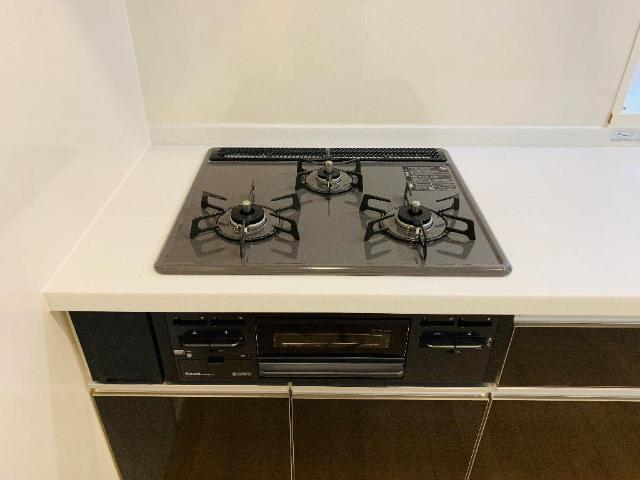 アーバンクレスト101号室 三口コンログリル有