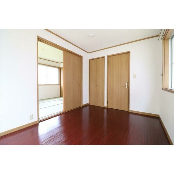 ビュー磯子101号室 リビング