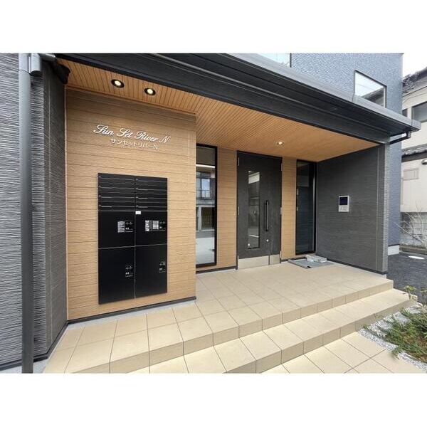 Sunset・River　N エントランス