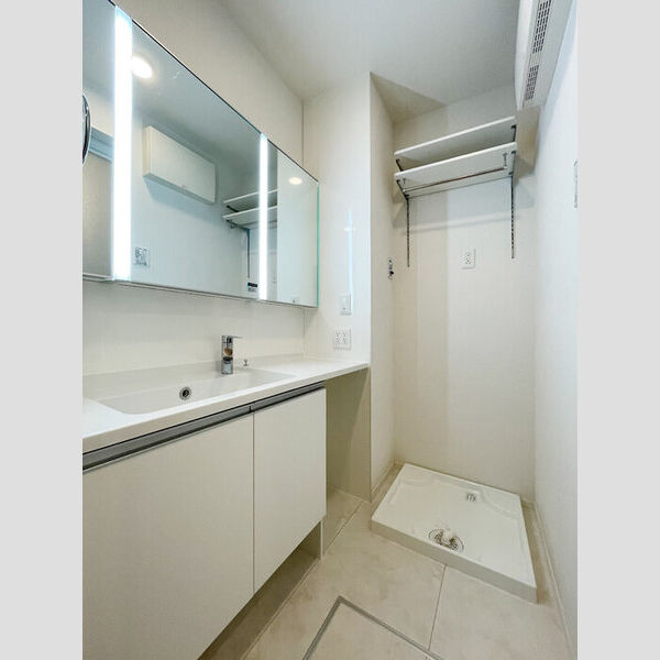 ルリアン中村102号室 脱衣所