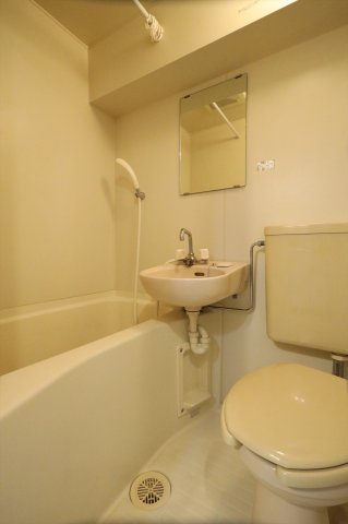 カーイング多摩202号室 同物件・別部屋画像