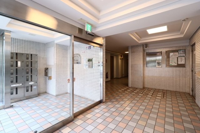 日神パレス生麦 エントランス