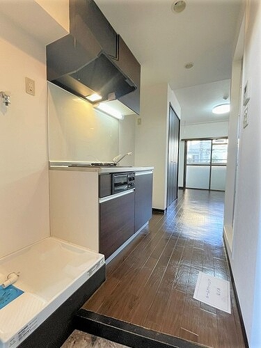 メゾンパール豊玉2階 キッチン、廊下　※前回募集時2023年1月撮影