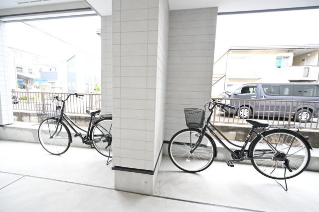 メルクリオ東川口3階 駐輪場