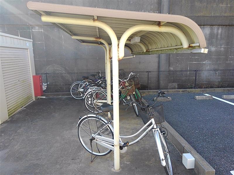 レオパレスナナ101号室 駐輪場完備