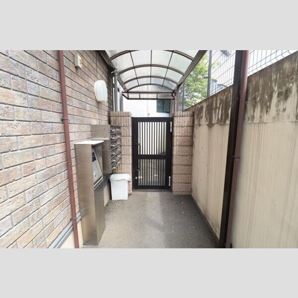 ルミエールK エントランス