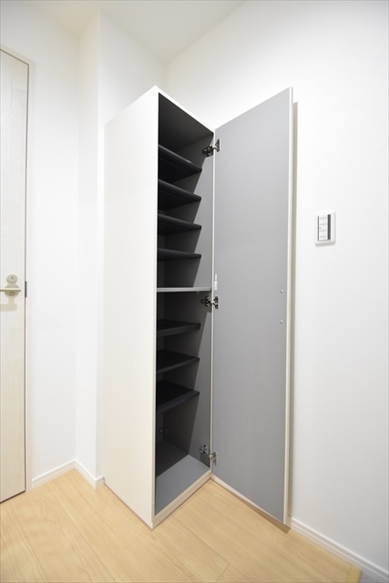 ＴＨＥ　ＨＯＵＳＥ　与野本町　Ｎｏｉｒ3階 シューズボックス