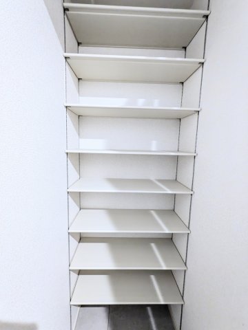 ソラシアレジデンス学芸大学Ⅱ0205号室 収納