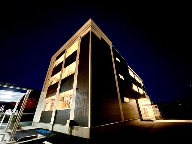 ｃｉｃｌａｍｉｎｏ（チクラミーノ） 外観写真（夜）