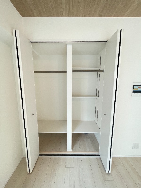 レジディア新川1階 収納