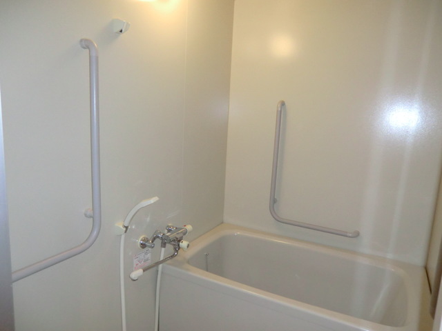ラ・クラッセ西寺尾0408号室 お風呂