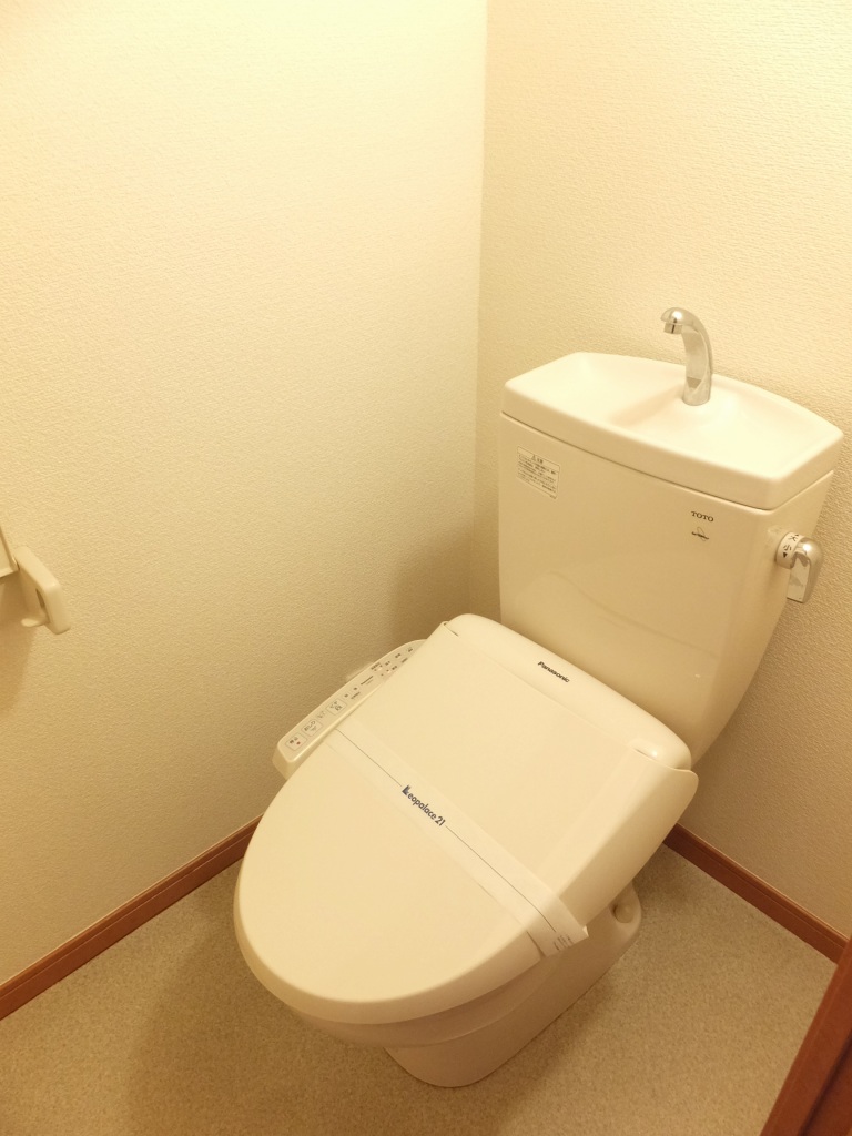 レオパレスリール105号室 温水洗浄便座設置済み
