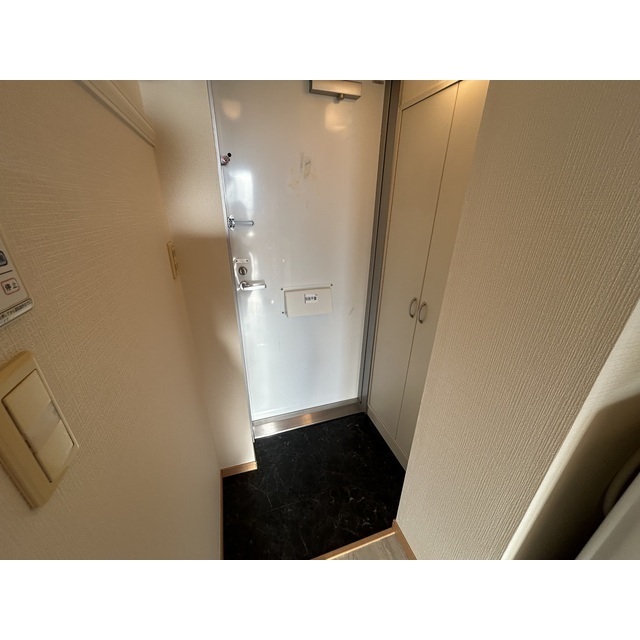 グラツィア202号室 玄関