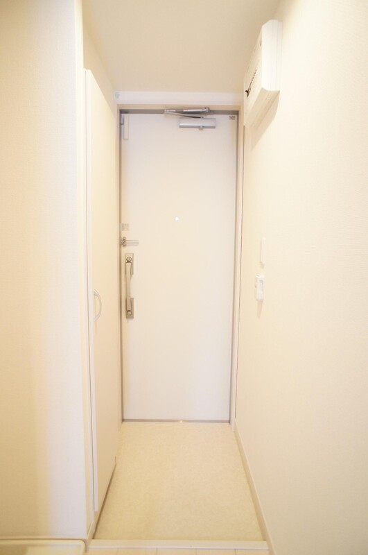 リブリ・ホーリー鎌倉2階 玄関