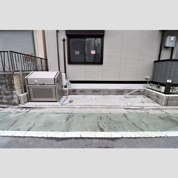 セレスティア高島平Ⅱ ゴミストッカー・駐輪場