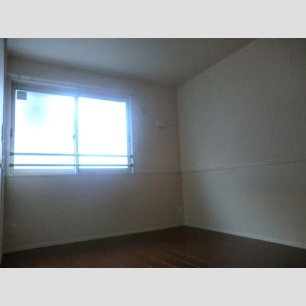 ソレアードS302号室 北側洋室【6帖】