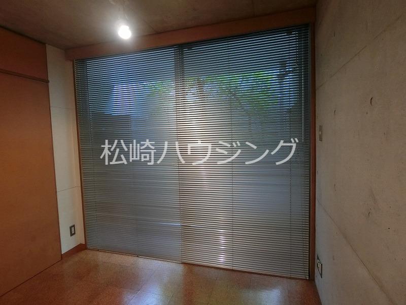 TRINITE Rouge 内観