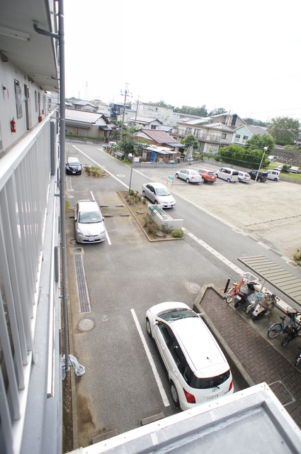 ルミエール若葉0302号室 駐車場