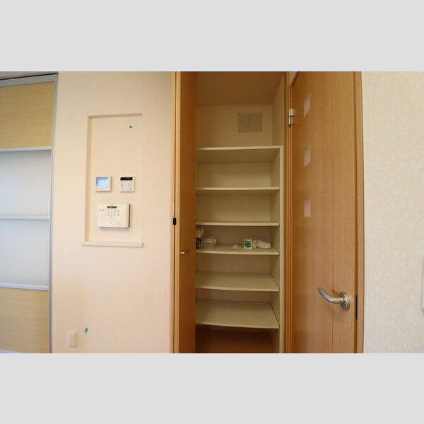 プランドール柴又301号室 パントリー