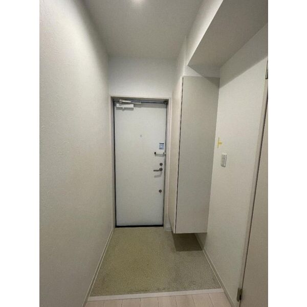 ウエストハイム大袋 玄関