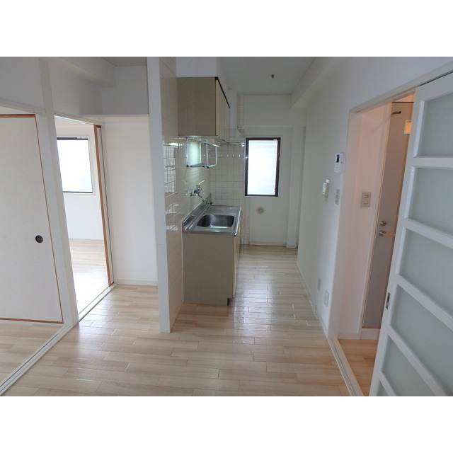 鳩ヶ谷ヒルズ105号室 キッチン