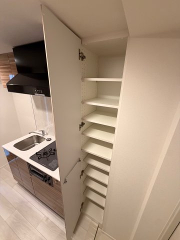 ガーラ行徳グランドステージ3階 大きなスペースがあり、収納には困りません