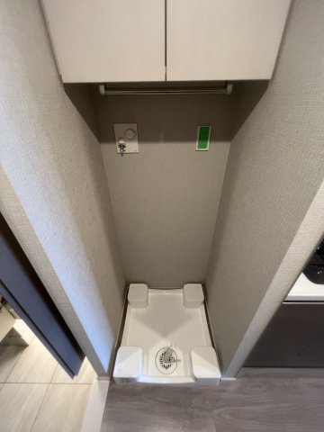 びゅうリエット横浜東神奈川603号室 室内洗濯機置場　※別号室の参考写真です(現況優先・仕様違いの場合あり)