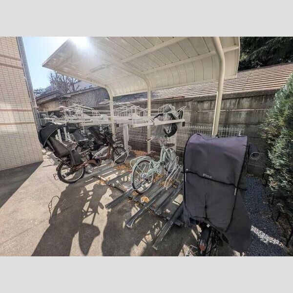 グランドール大岡山101号室 駐輪場